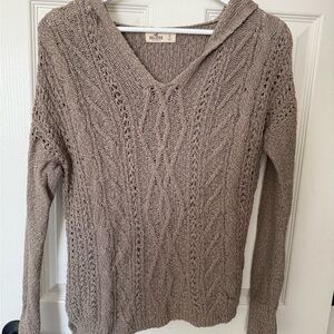 Hollister Women's V-Neck Sweater in Taupe